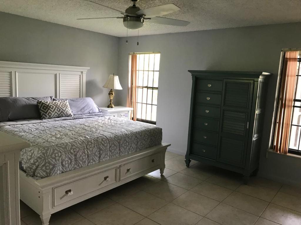 82-10Sw 135Av Villa Miami Eksteriør billede