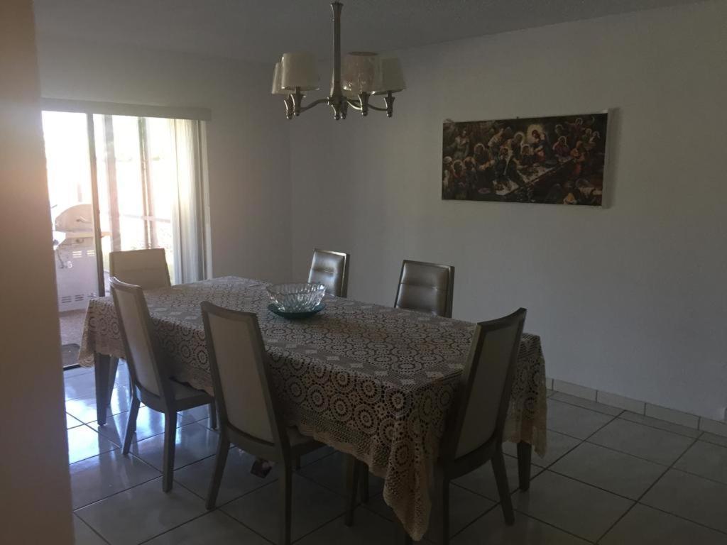 82-10Sw 135Av Villa Miami Eksteriør billede