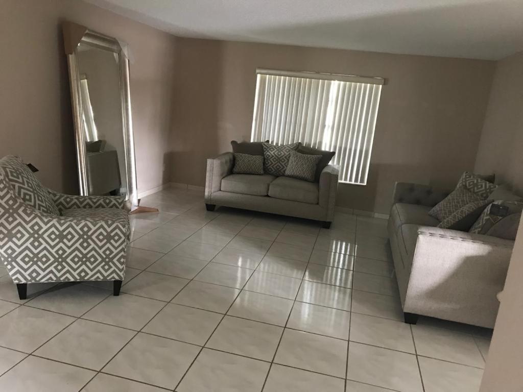 82-10Sw 135Av Villa Miami Eksteriør billede